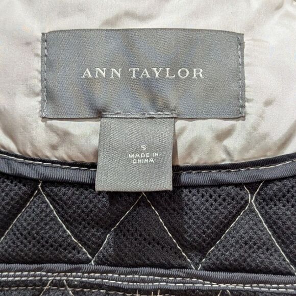 Ann Taylor Women's S Quilted Jacket Zip Up Ivory with Black Trim - Picture 9 of 9